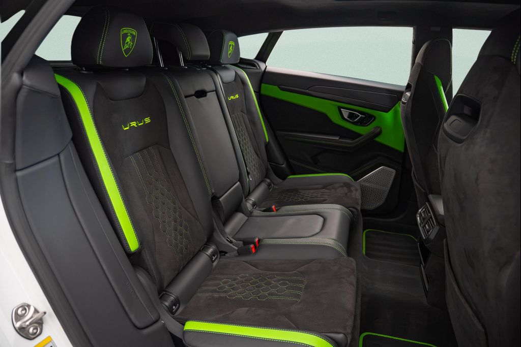 صورة مصغرة 12 لـ 2023 Lamborghini URUS S