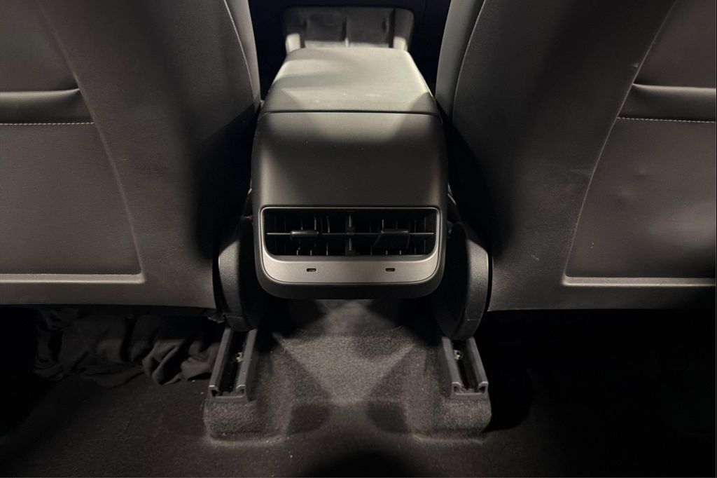 2024 Tesla MODEL Y LONG RANGE SINGLE MOTOR REAR-WHEEL DRIVE 缩略图 37