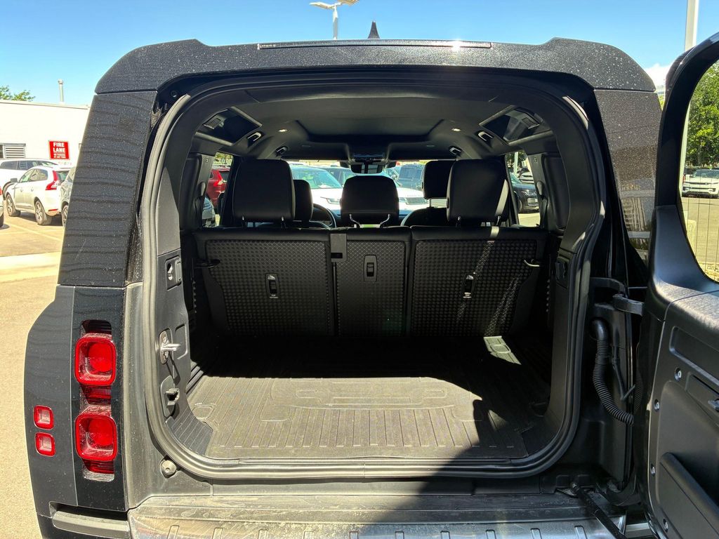 صورة مصغرة 26 لـ 2023 LAND Rover DEFENDER 110 X-DYNAMIC SE