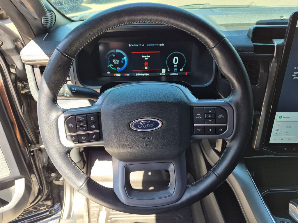 صورة 15 لـ 2023 FORD F-150 LIGHTNING PRO