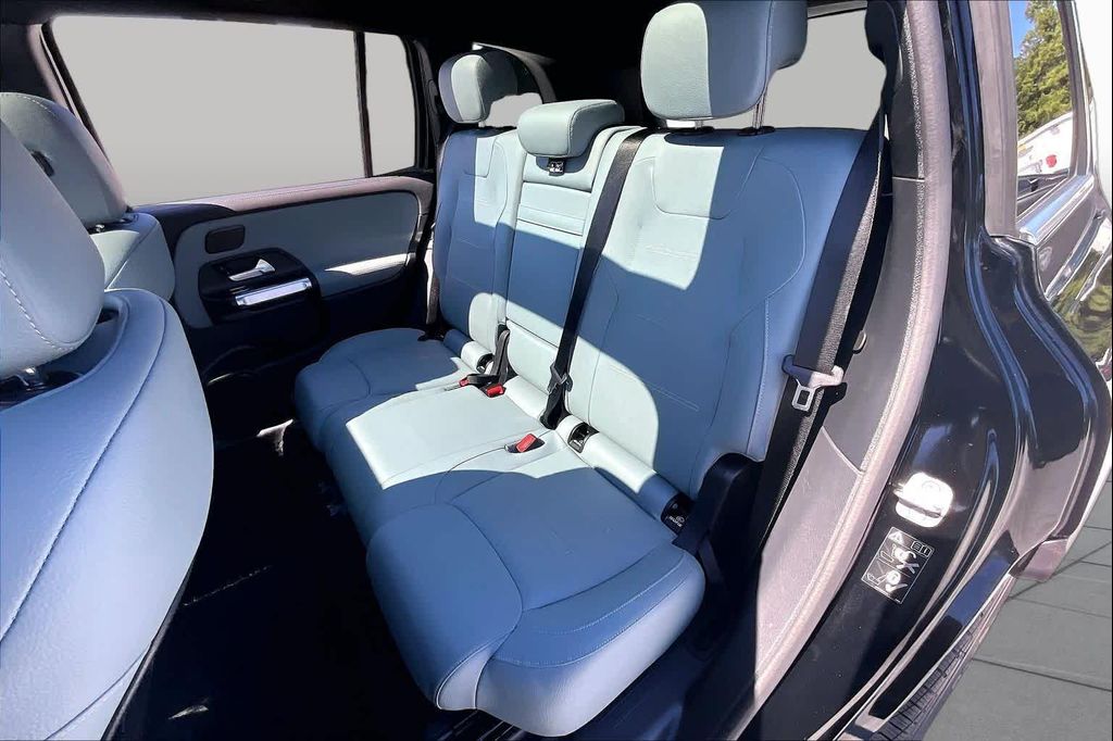 2026 Mercedes-BENZ GLB — миниатюра 20