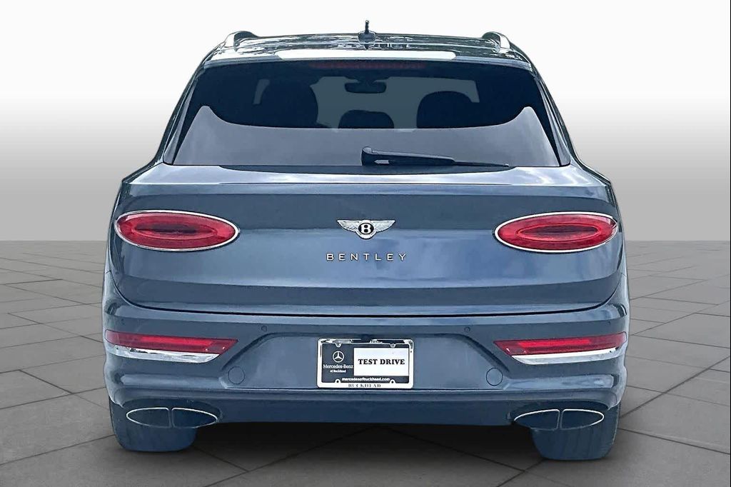صورة 5 لـ 2022 BENTLEY BENTAYGA V8