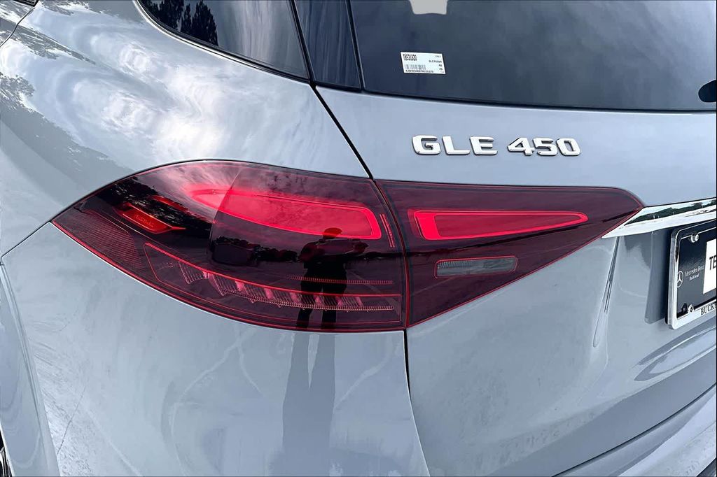 2026 Mercedes-BENZ GLE — миниатюра 29