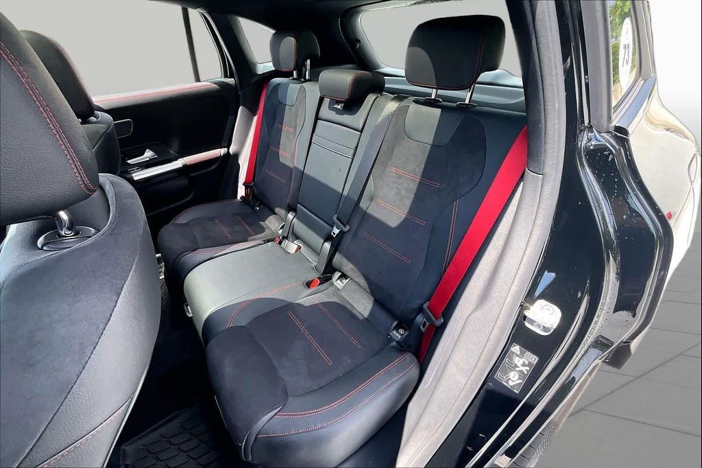 2026 Mercedes-BENZ AMG GLA 35 4MATIC — миниатюра 20