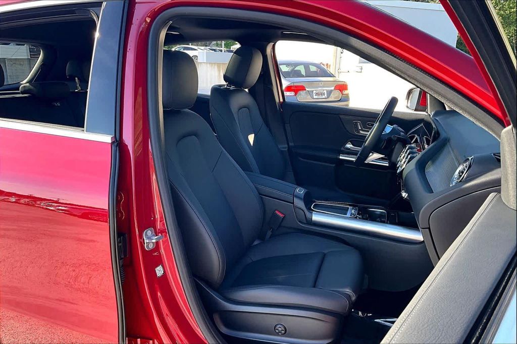 MERCEDES-BENZ GLA-CLASS - 9