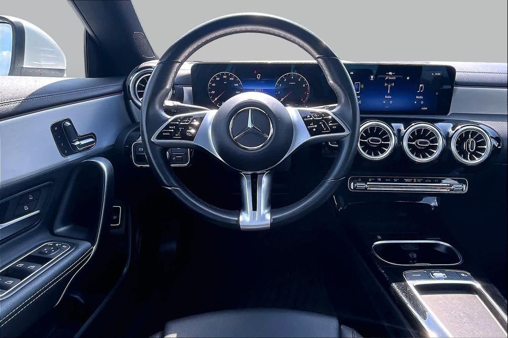 2025 Mercedes-BENZ CLA photo 6