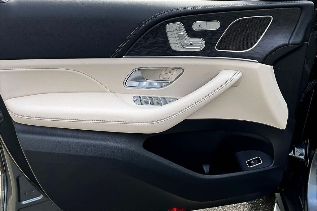 MERCEDES-BENZ GLE - 10