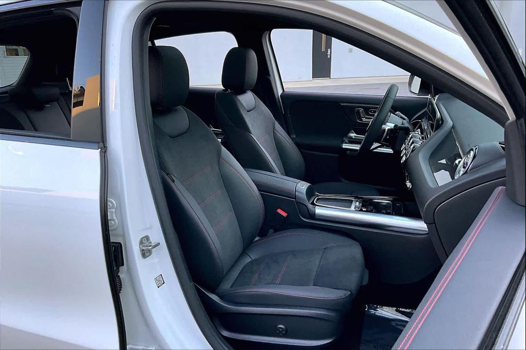 MERCEDES-BENZ GLA-CLASS - 9