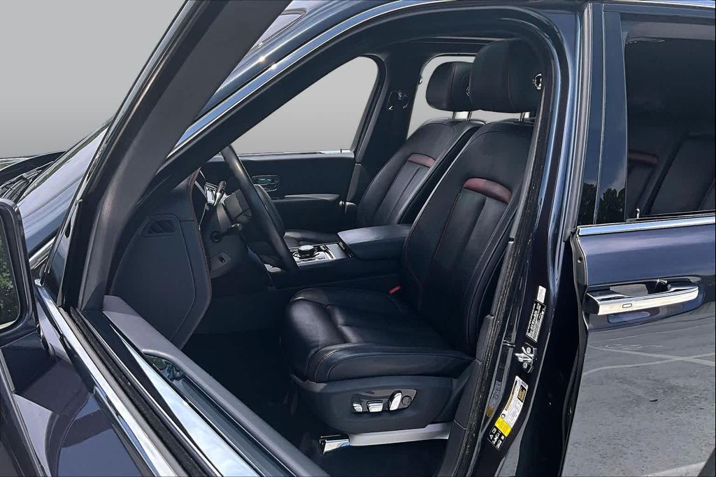 2021 ROLLS-ROYCE CULLINAN 照片 8