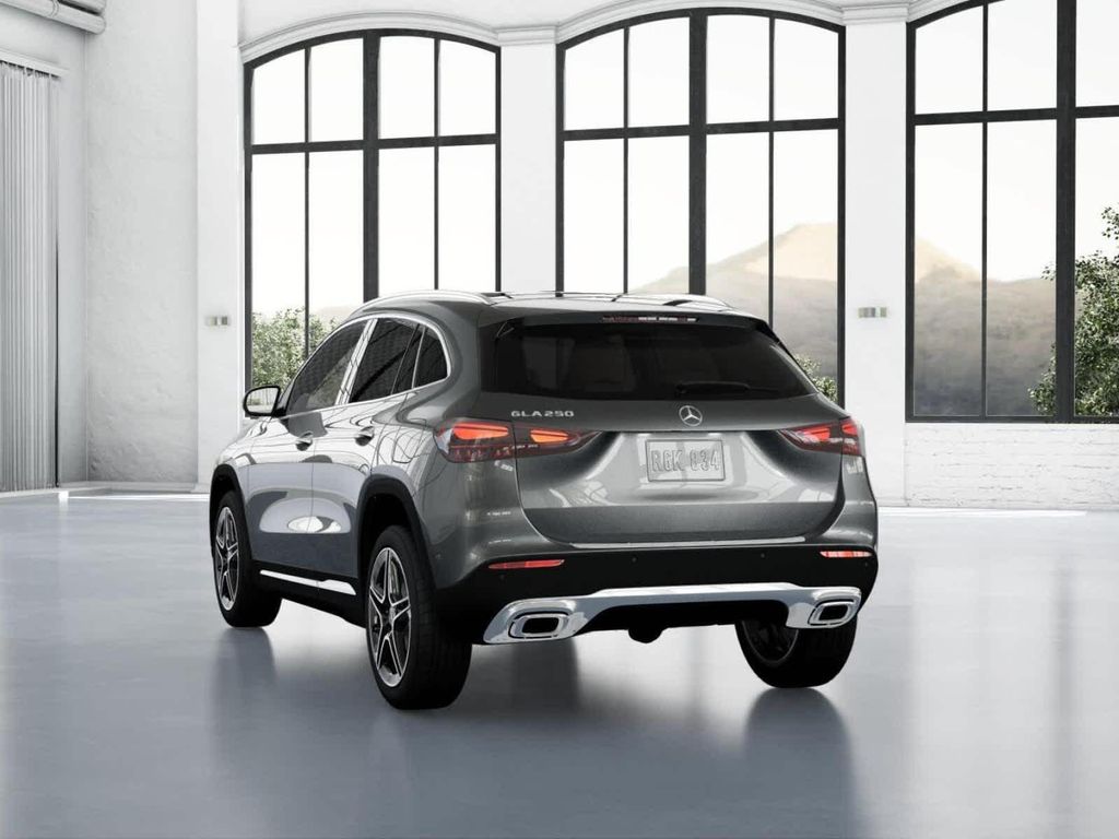 2026 Mercedes-BENZ GLA — миниатюра 25