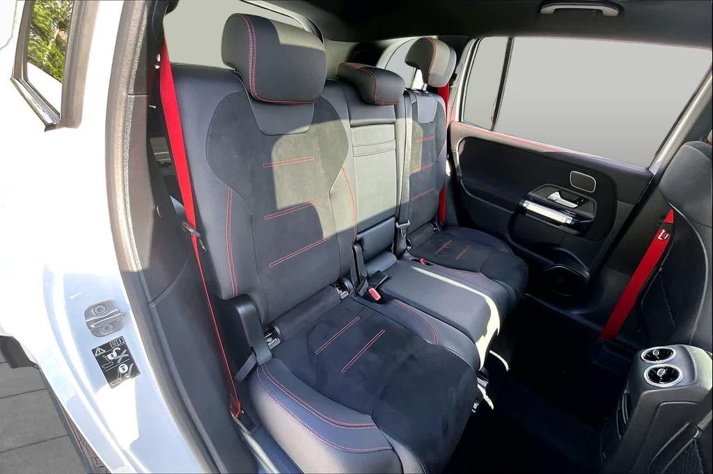 2026 Mercedes-BENZ AMG GLB 35 4MATIC — миниатюра 20