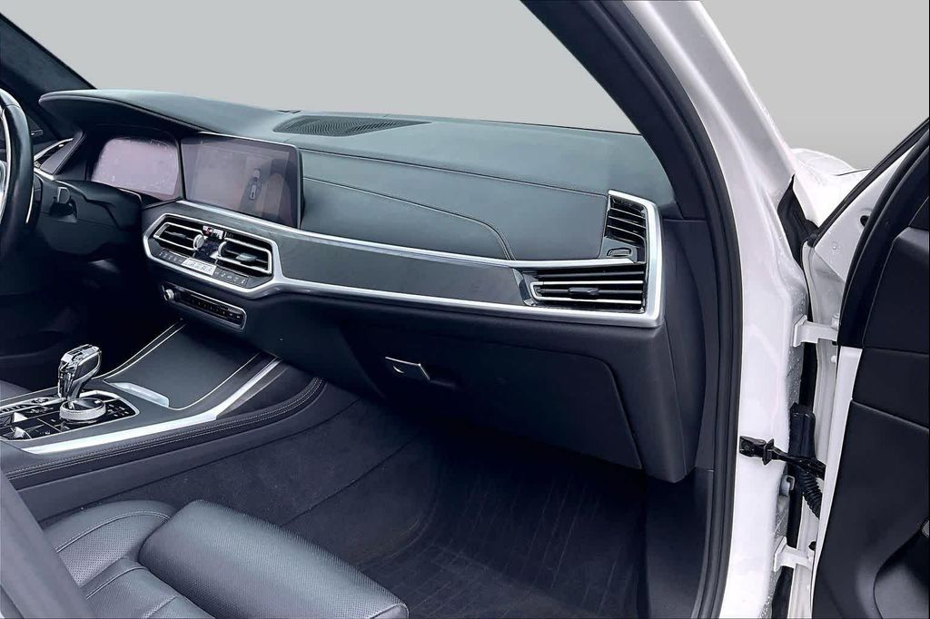 صورة مصغرة 19 لـ 2021 BMW X7 M50I
