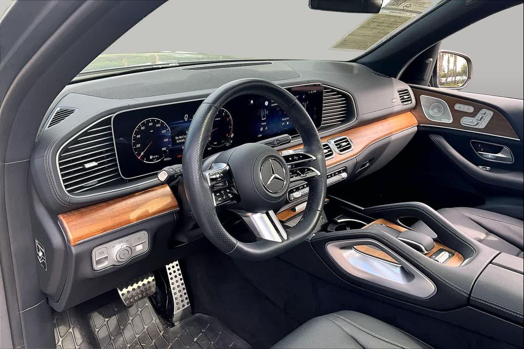 صورة مصغرة 34 لـ 2025 Mercedes-BENZ GLS