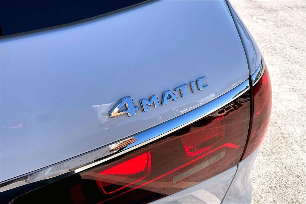 MERCEDES-BENZ GLS - 10