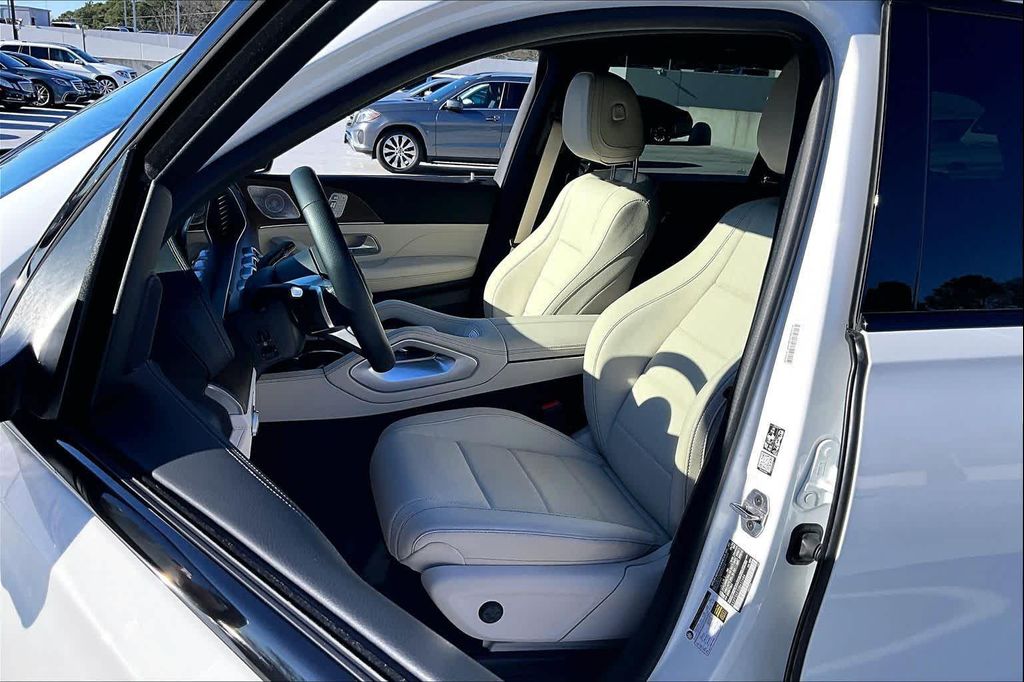 MERCEDES-BENZ GLS - 8