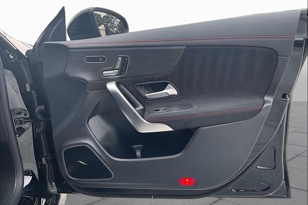 2026 Mercedes-BENZ CLA — миниатюра 22