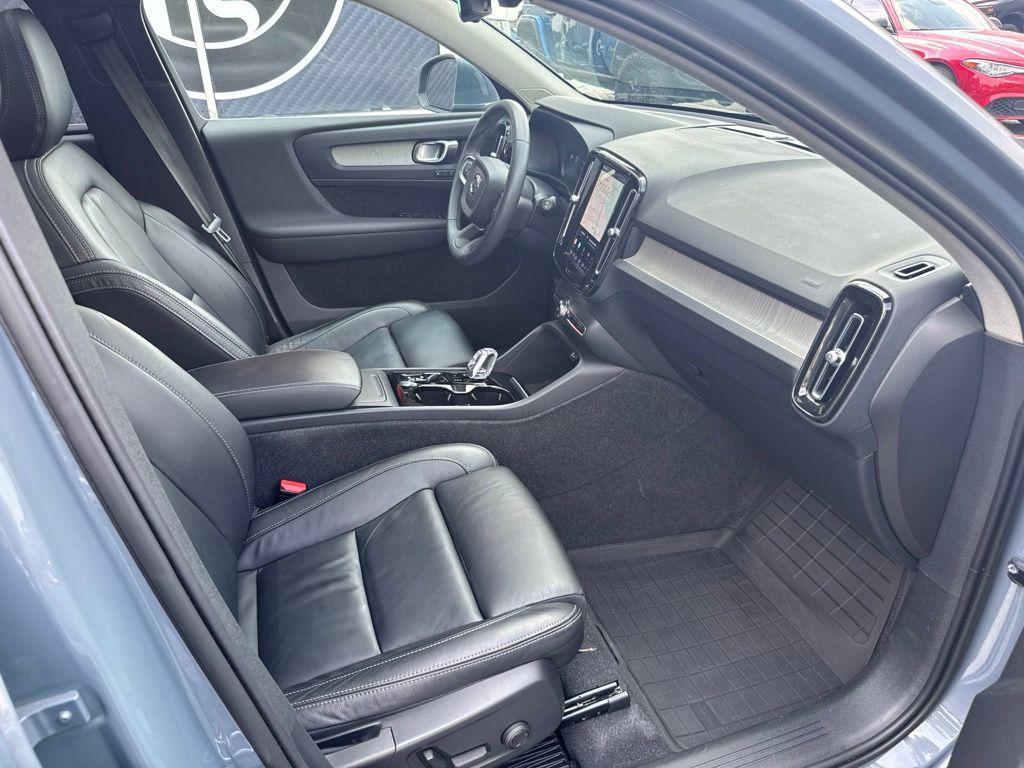 2023 Volvo XC40 B5 PLUS BRIGHT THEME — миниатюра 65