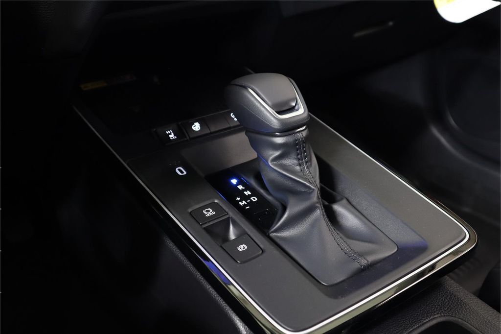 TOYOTA COROLLA CROSS - 9