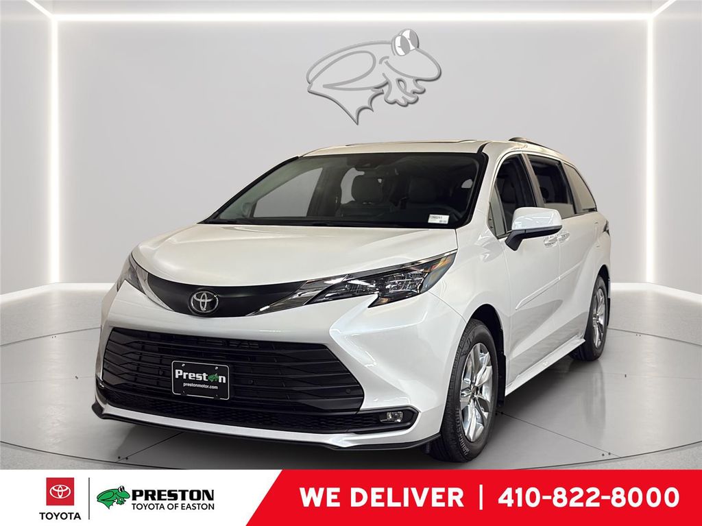 New 2026 Toyota Sienna XLE