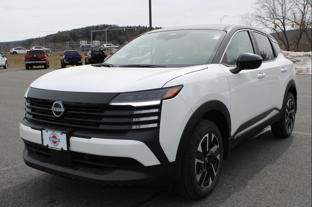 New 2025 Nissan Kicks SV