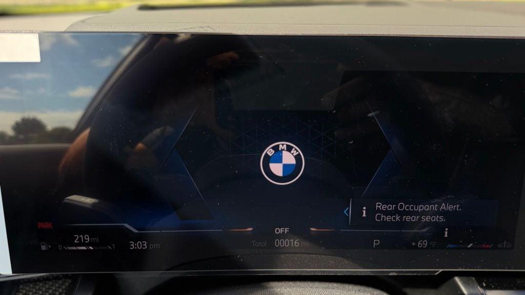 صورة 15 لـ 2027 BMW 540 I XDRIVE