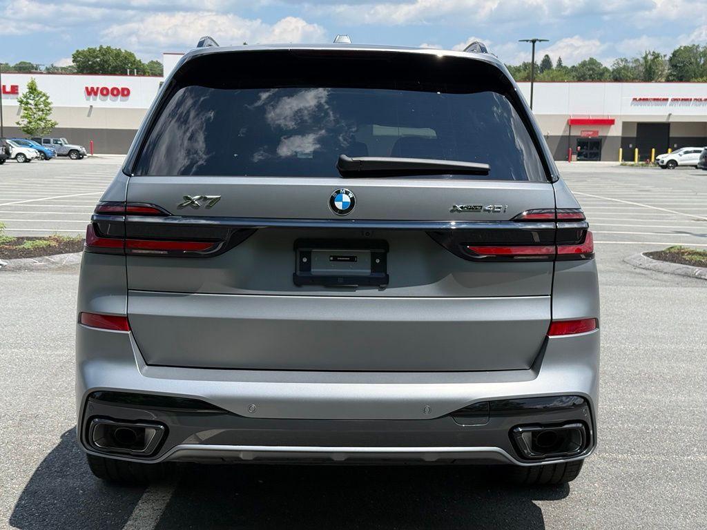 صورة 5 لـ 2027 BMW X7 XDRIVE40I