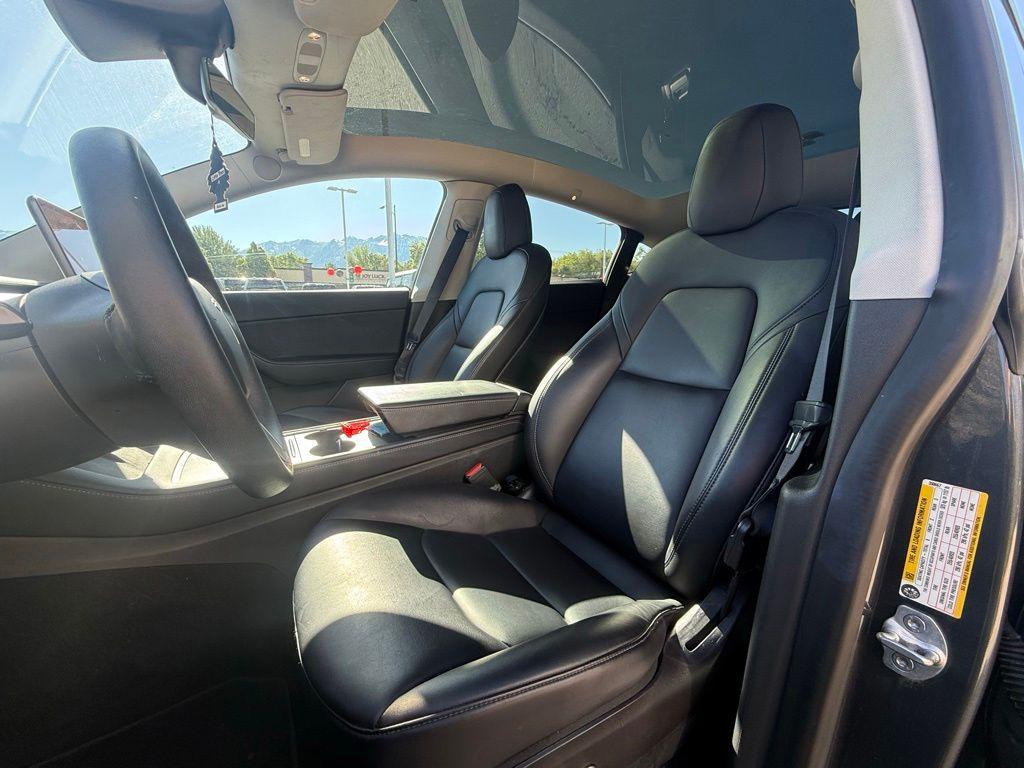 TESLA MODEL Y LONG RANGE - 10
