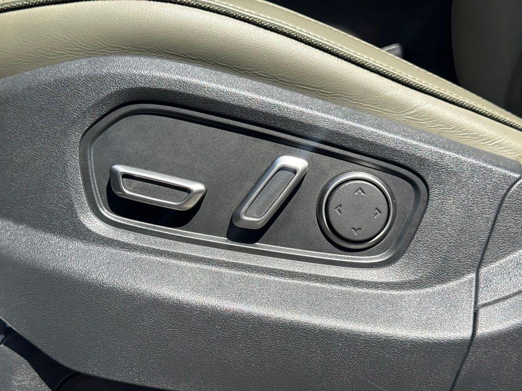 2024 Rivian R1S LAUNCH EDITION QUAD MOTOR LARGE PACK — миниатюра 12