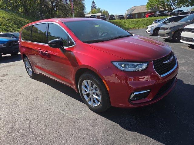New 2026 Chrysler Pacifica Select