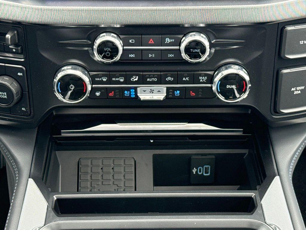 صورة مصغرة 32 لـ 2026 FORD F-250 PLATINUM
