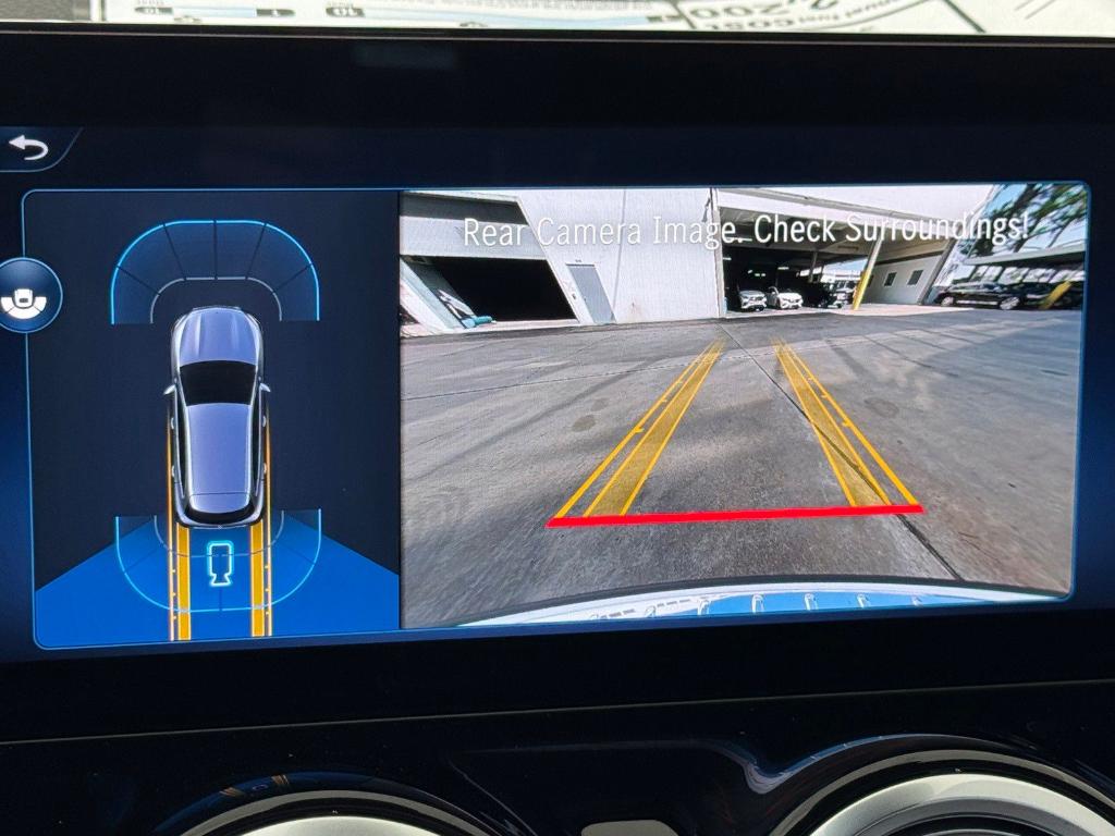 MERCEDES-BENZ GLA - 9