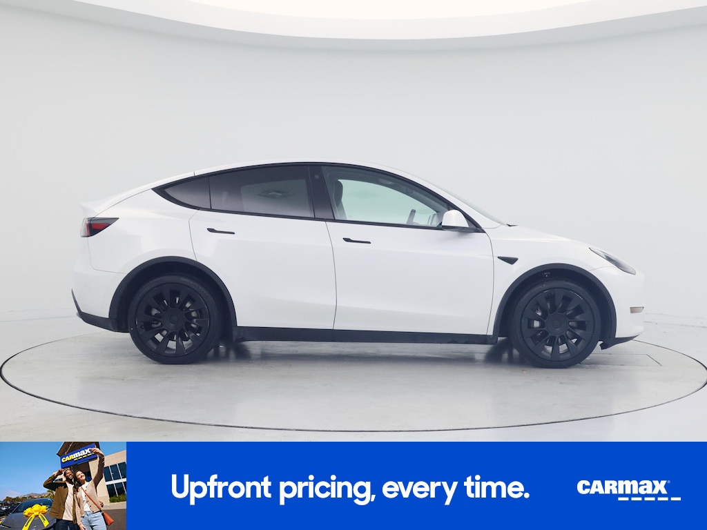 TESLA MODEL Y LONG RANGE - 9