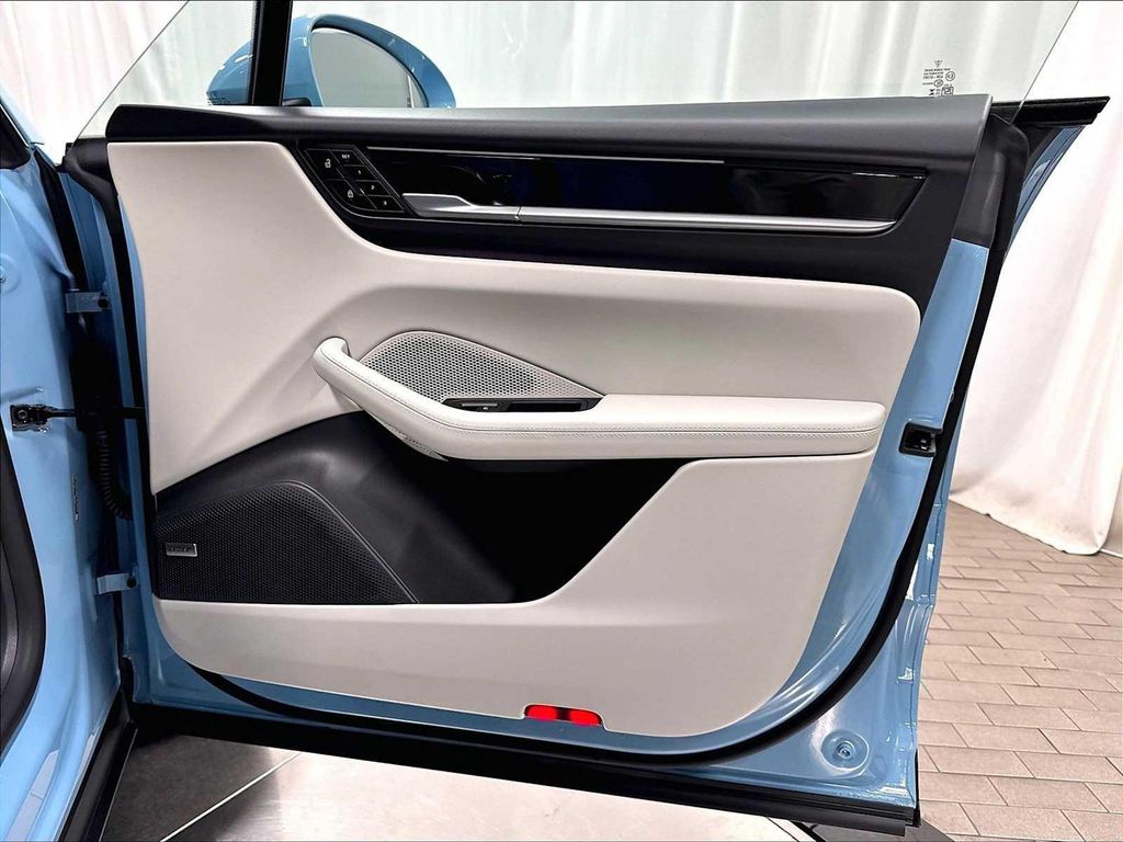 2025 Porsche MACAN MACAN ELECTRIC 缩略图 26