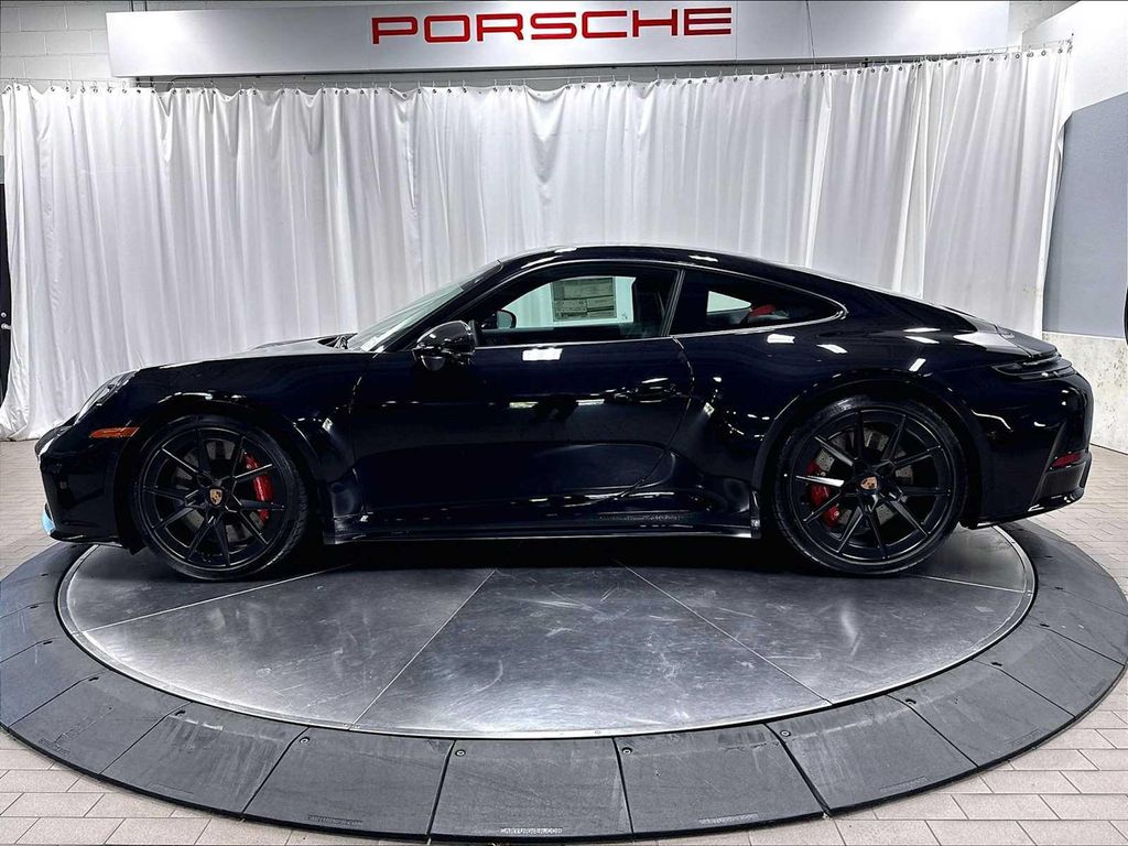 صورة 2 لـ 2026 Porsche 911 911 CARRERA S