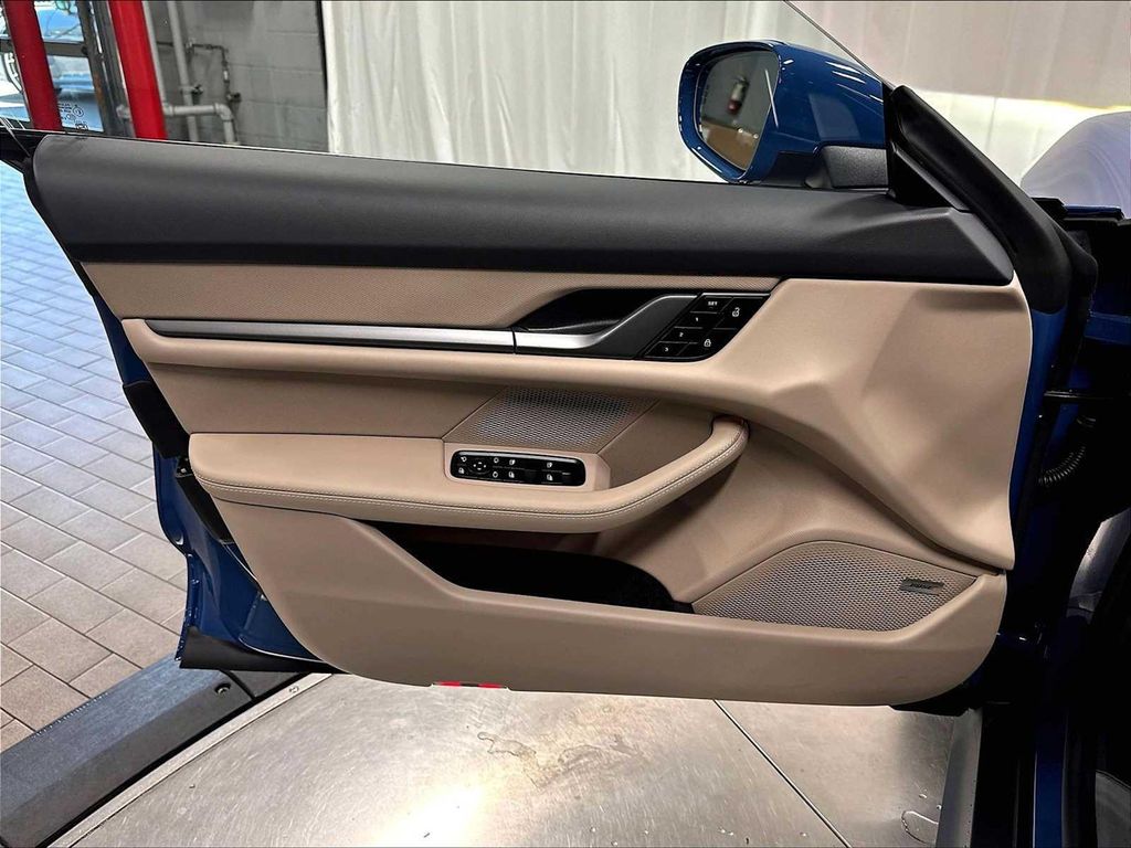 2026 Porsche TAYCAN 4 — миниатюра 22