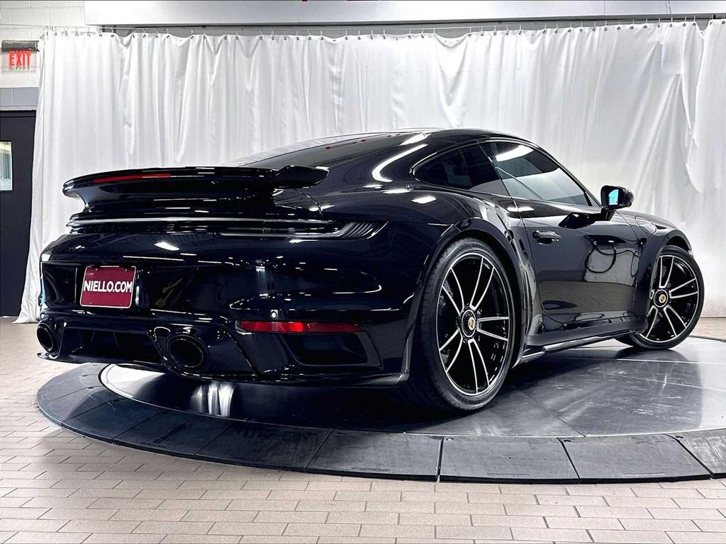 صورة 7 لـ 2023 Porsche 911 TURBO S
