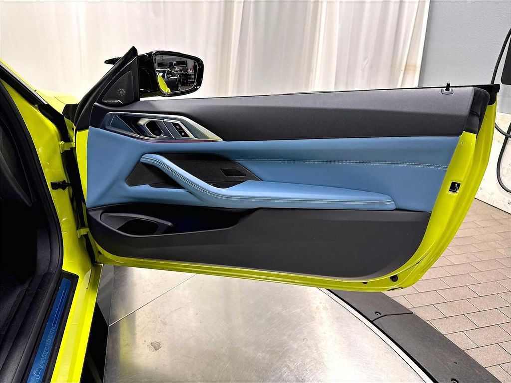 2022 BMW M4 COMPETITION — миниатюра 26