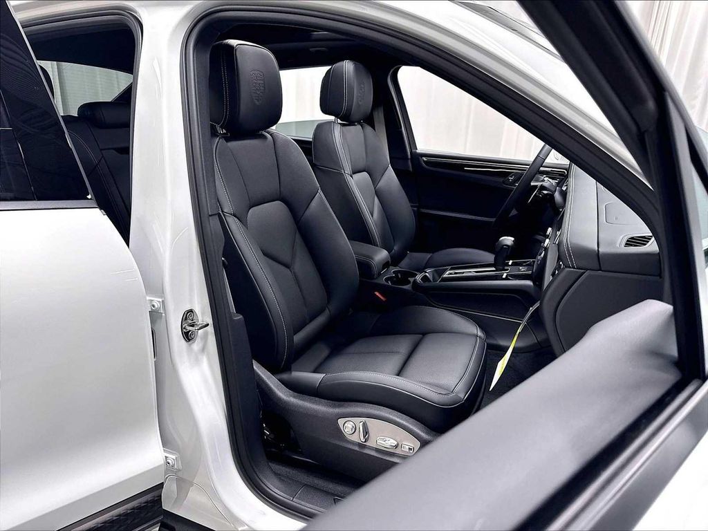 صورة مصغرة 29 لـ 2026 Porsche MACAN
