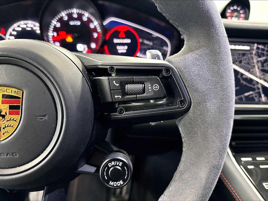 صورة 20 لـ 2022 Porsche PANAMERA GTS