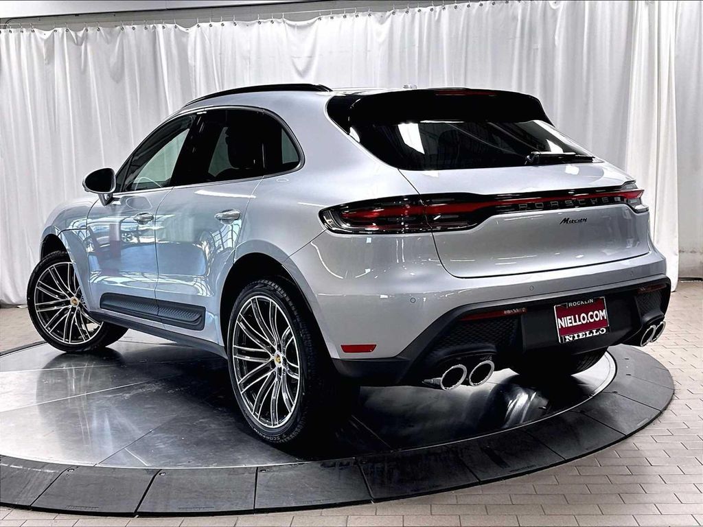2026 Porsche MACAN — фото 3