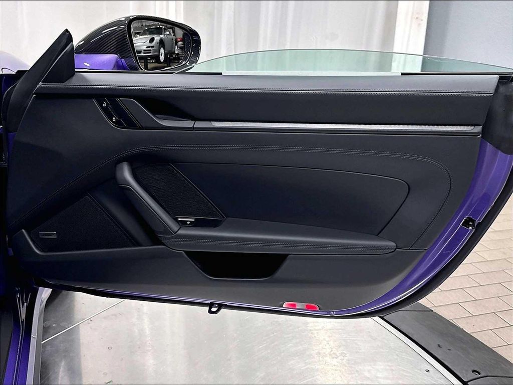 صورة مصغرة 27 لـ 2026 Porsche 911 CARRERA 4 GTS