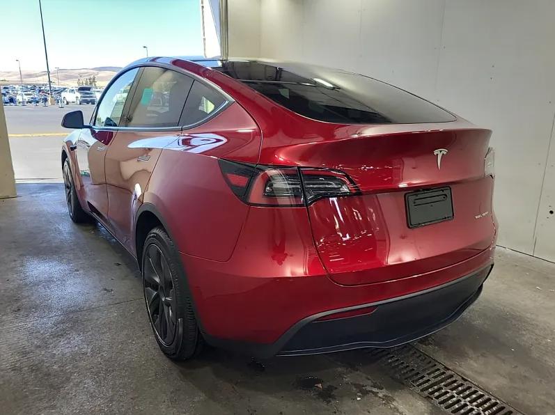 TESLA MODEL Y LONG RANGE - 3