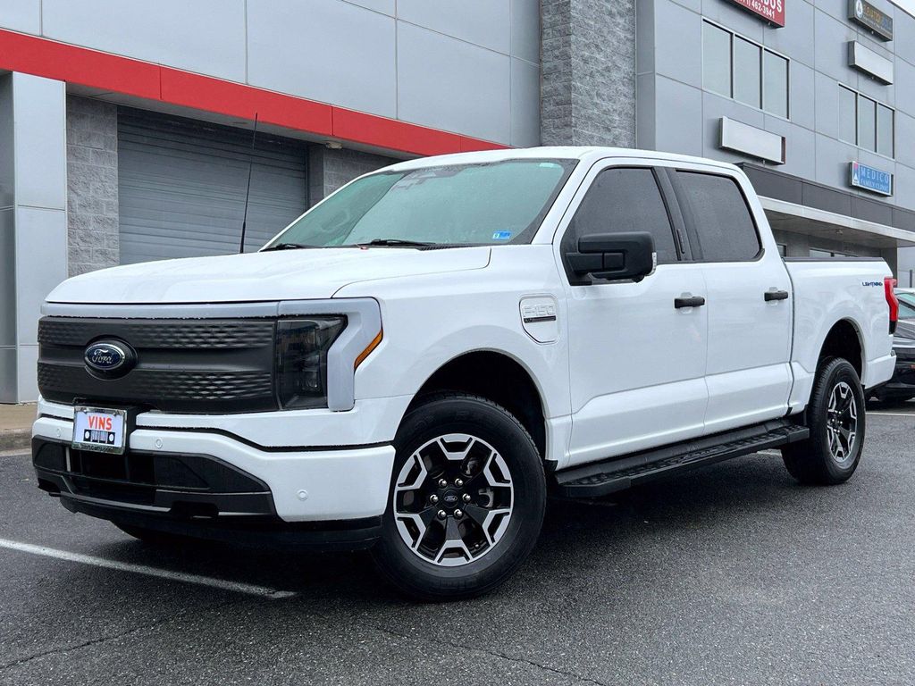 2022 FORD F-150 LIGHTNING XLT — миниатюра 10