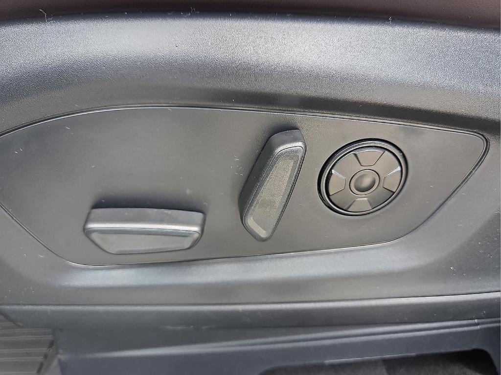صورة مصغرة 16 لـ 2026 FORD EXPLORER PLATINUM