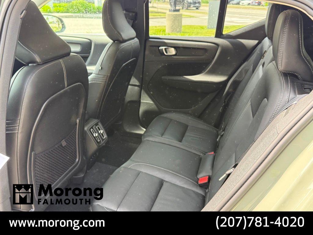 صورة مصغرة 19 لـ 2023 Volvo XC40 B5 PLUS BRIGHT THEME