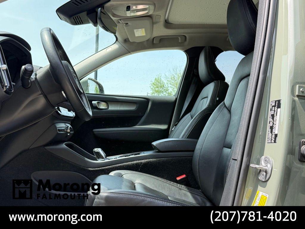 صورة مصغرة 29 لـ 2023 Volvo XC40 B5 PLUS BRIGHT THEME