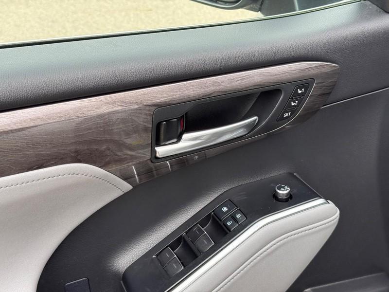 صورة مصغرة 19 لـ 2021 Toyota HIGHLANDER PLATINUM
