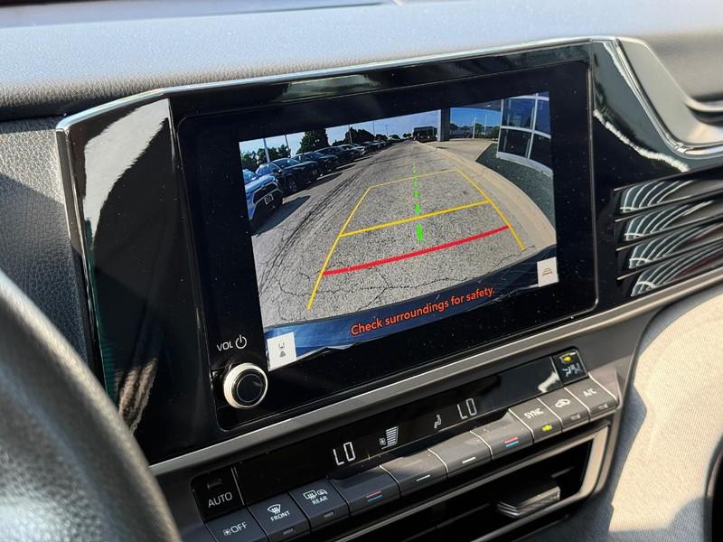 2025 Toyota CAMRY LE — миниатюра 24