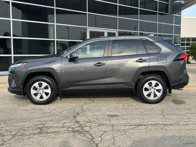 صورة 8 لـ 2024 Toyota RAV4 LE