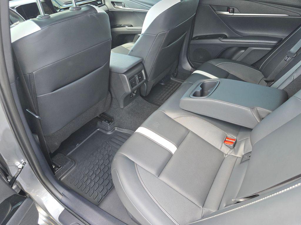 2025 Toyota CAMRY SE 照片 20